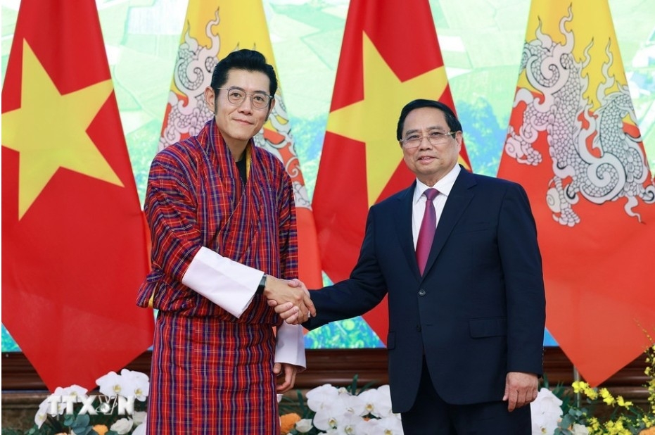PM Pham Minh Chinh and NA Chairman meet Bhutanese King